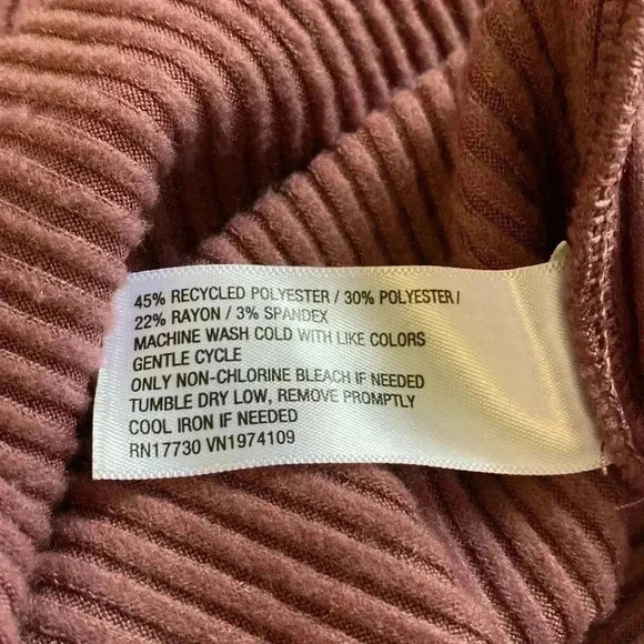 Women’s Wild‎ Fable Pant Sz Large Purple  a turned up Waist & Ribbed Fabric NWT - Picture 7 of 9